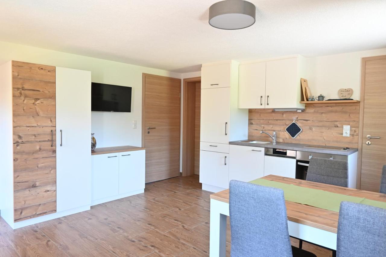 Ferienwohnung Biohof Auinger, Der Tiererlebnishof Aurach am Hongar Exterior foto