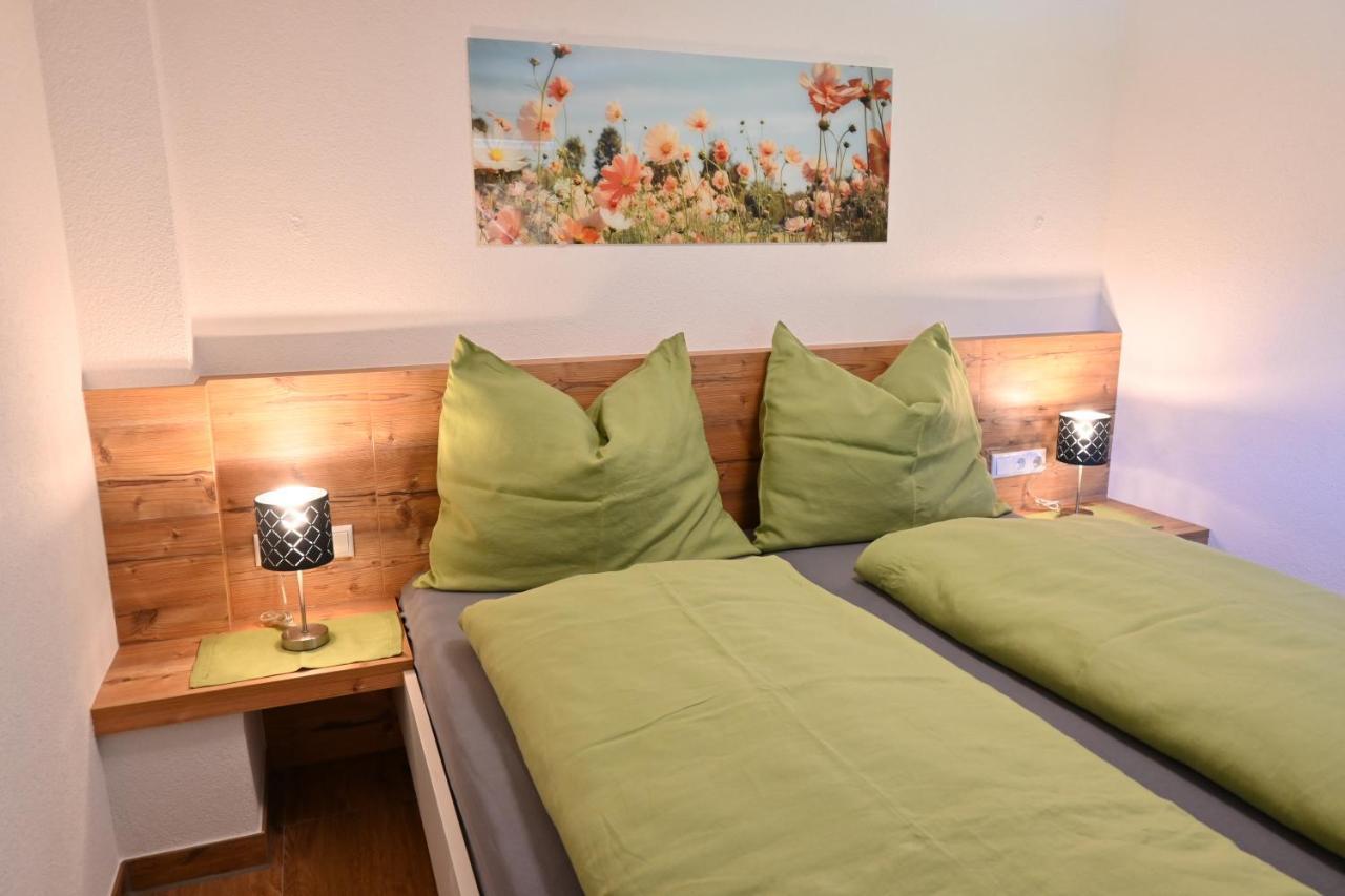 Ferienwohnung Biohof Auinger, Der Tiererlebnishof Aurach am Hongar Exterior foto