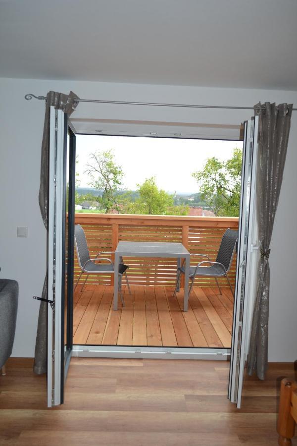 Ferienwohnung Biohof Auinger, Der Tiererlebnishof Aurach am Hongar Exterior foto